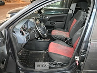 Ford fiesta personenwagen enkel voor vergunninghouders en erkende centra voor verschroting. - afbeelding 9 van  14