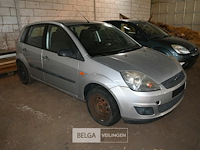Ford fiesta personenwagen enkel voor vergunninghouders en erkende centra voor verschroting.