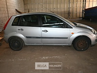 Ford fiesta personenwagen enkel voor vergunninghouders en erkende centra voor verschroting. - afbeelding 4 van  11