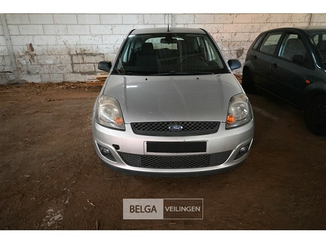 Ford fiesta personenwagen enkel voor vergunninghouders en erkende centra voor verschroting. - afbeelding 6 van  11