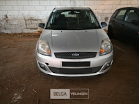 Ford fiesta personenwagen enkel voor vergunninghouders en erkende centra voor verschroting. - afbeelding 6 van  11