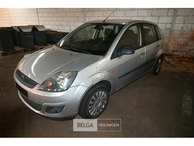 Ford fiesta personenwagen enkel voor vergunninghouders en erkende centra voor verschroting. - afbeelding 10 van  11