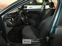 Ford fiesta personenwagen enkel voor vergunninghouders en erkende centra voor verschroting. - afbeelding 2 van  11