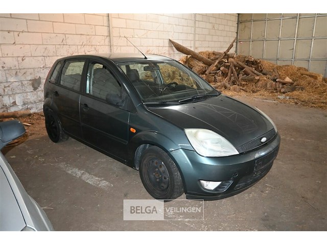 Ford fiesta personenwagen enkel voor vergunninghouders en erkende centra voor verschroting. - afbeelding 1 van  11