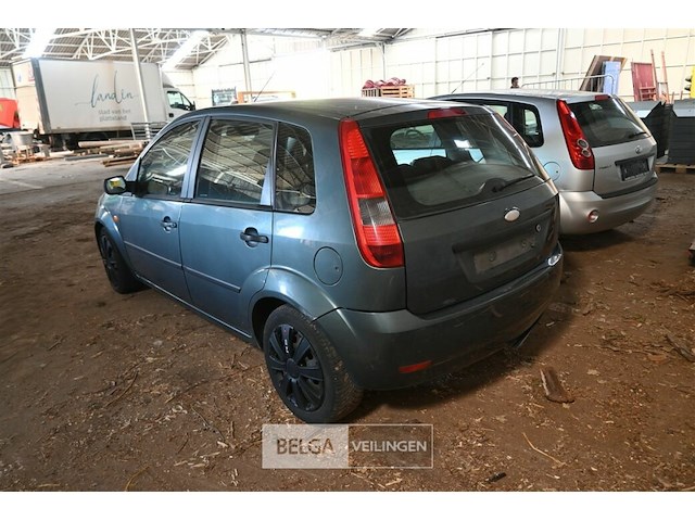 Ford fiesta personenwagen enkel voor vergunninghouders en erkende centra voor verschroting. - afbeelding 7 van  11