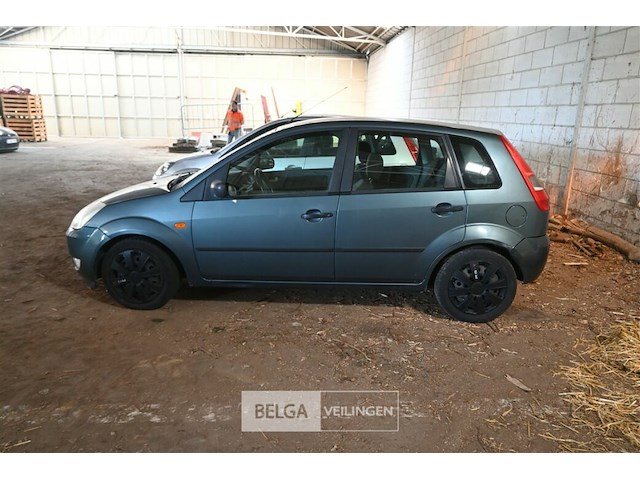 Ford fiesta personenwagen enkel voor vergunninghouders en erkende centra voor verschroting. - afbeelding 8 van  11