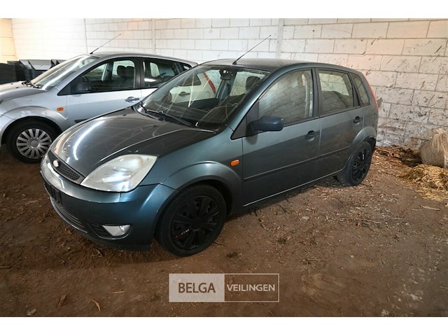 Ford fiesta personenwagen enkel voor vergunninghouders en erkende centra voor verschroting. - afbeelding 9 van  11