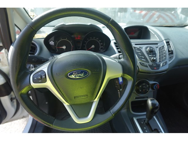 Ford fiesta - afbeelding 2 van  13