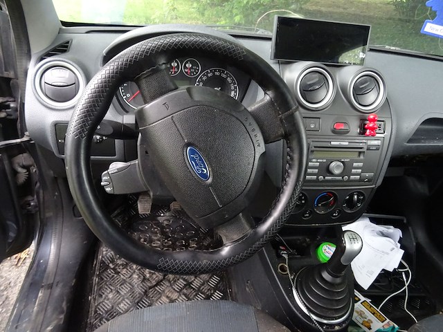 Ford fiesta - afbeelding 9 van  11