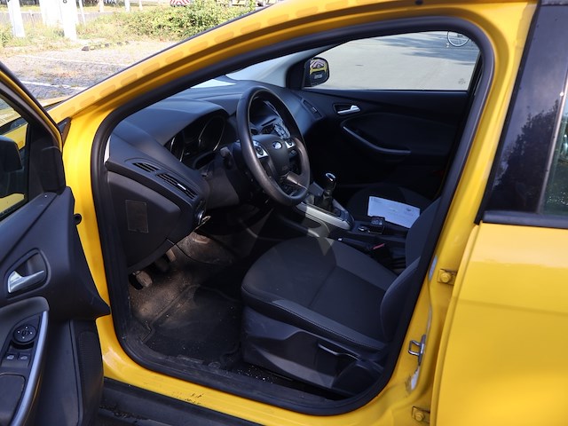 Ford focus - wfolxxgcbldj58351 - 2013 - afbeelding 15 van  16