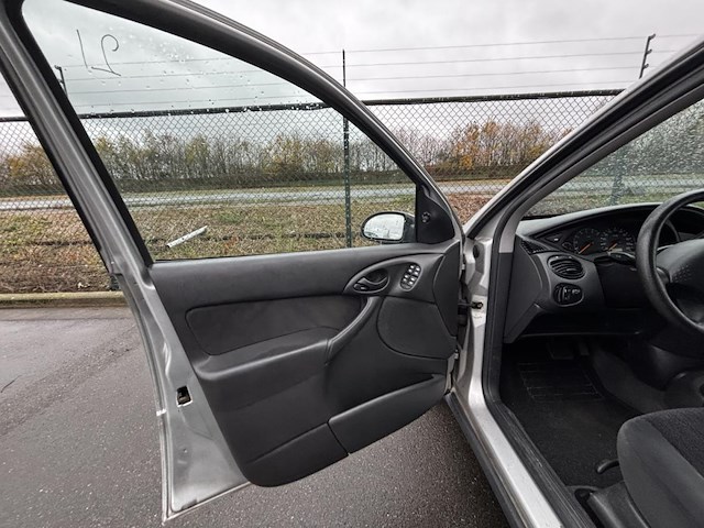 Ford focus 100, 2000 - afbeelding 23 van  24