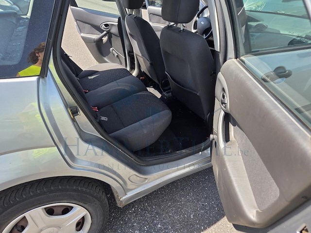 Ford focus 1.4i 16v ambiente 80, 2003 - afbeelding 2 van  46