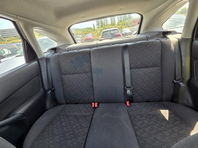 Ford focus 1.4i 16v ambiente 80, 2003 - afbeelding 17 van  46