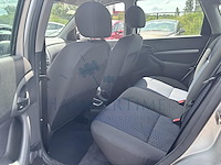 Ford focus 1.4i 16v ambiente,2001 - afbeelding 10 van  28