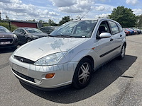 Ford focus 1.4i 16v ambiente,2001 - afbeelding 1 van  28
