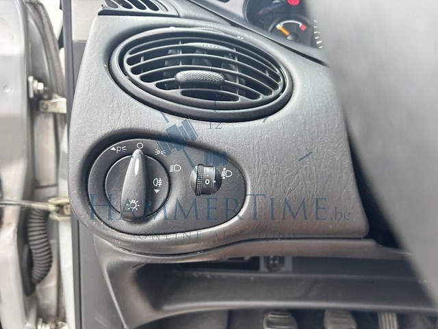 Ford focus 1.4i 16v trend, 1999 - afbeelding 13 van  36