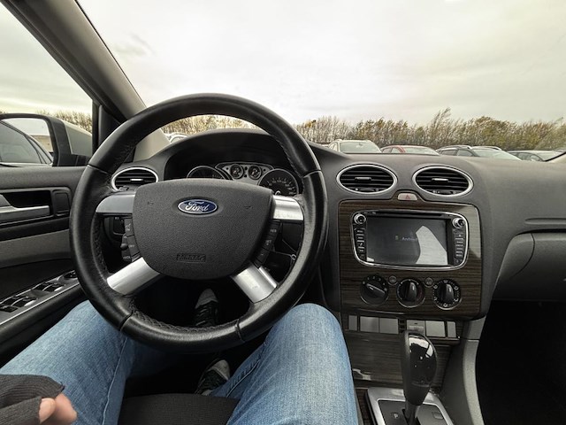 Ford focus sedan focus 1.6i ghia 100 at, 2008 - afbeelding 2 van  36