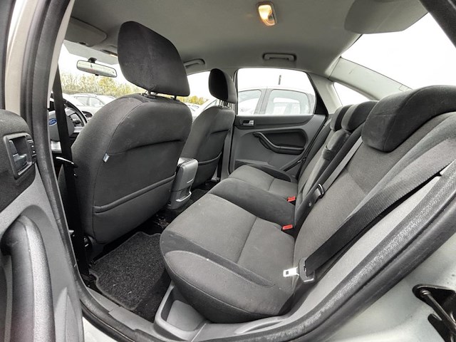 Ford focus sedan focus 1.6i ghia 100 at, 2008 - afbeelding 9 van  36
