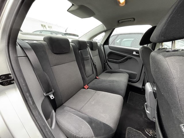 Ford focus sedan focus 1.6i ghia 100 at, 2008 - afbeelding 13 van  36