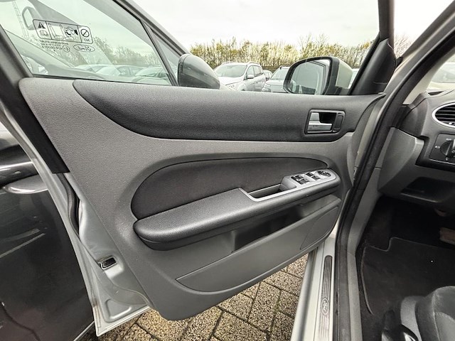 Ford focus sedan focus 1.6i ghia 100 at, 2008 - afbeelding 34 van  36