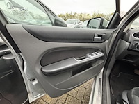 Ford focus sedan focus 1.6i ghia 100 at, 2008 - afbeelding 34 van  36