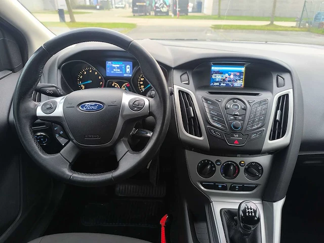 Ford focus sw – benzine – 2014 – 209.320 km – manueel - afbeelding 8 van  30