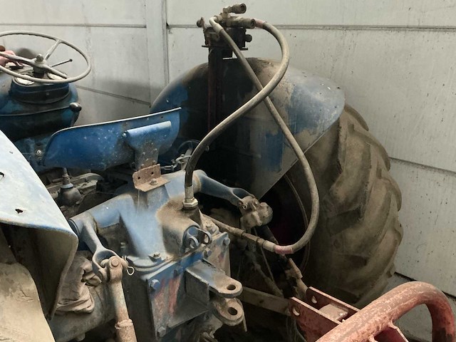 Ford fordson super major oldtimer tractor - afbeelding 16 van  16