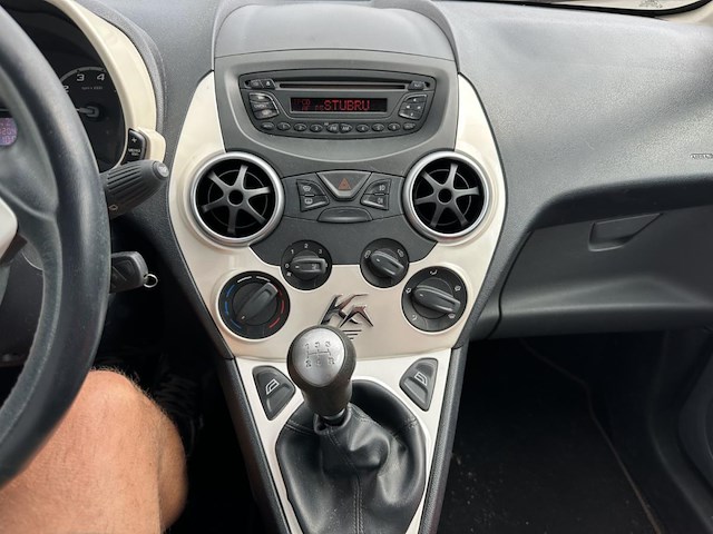 Ford ka 1.2i titanium,2010 - afbeelding 4 van  27