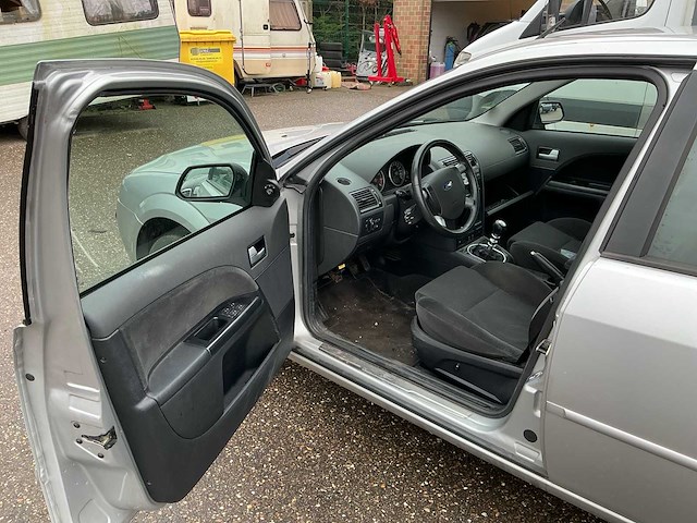 Ford mondeo b5y ghia personenauto - afbeelding 5 van  44