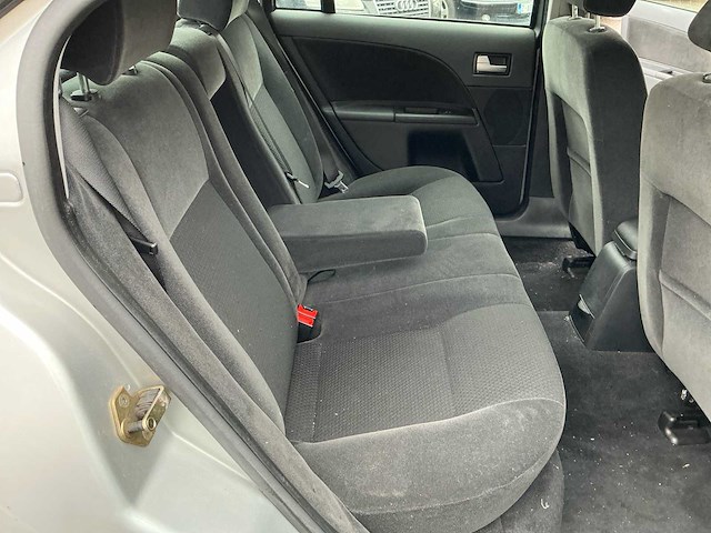Ford mondeo b5y ghia personenauto - afbeelding 24 van  44