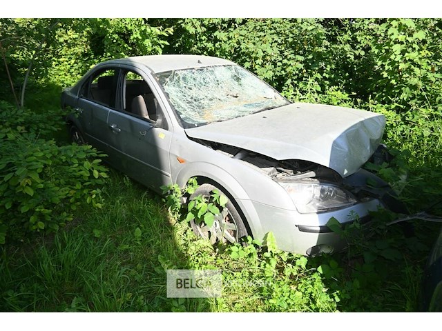 Ford mondeo, enkel voor vergunninghouders en erkende centra voor verschroting - afbeelding 1 van  7