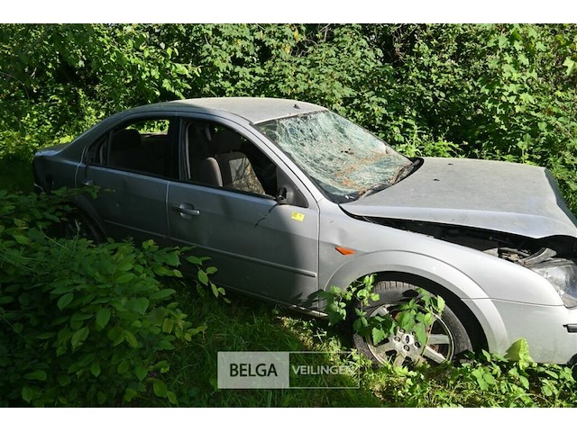 Ford mondeo, enkel voor vergunninghouders en erkende centra voor verschroting - afbeelding 2 van  7