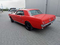 Ford mustang 1966 met doorlopende voorbank - afbeelding 5 van  10