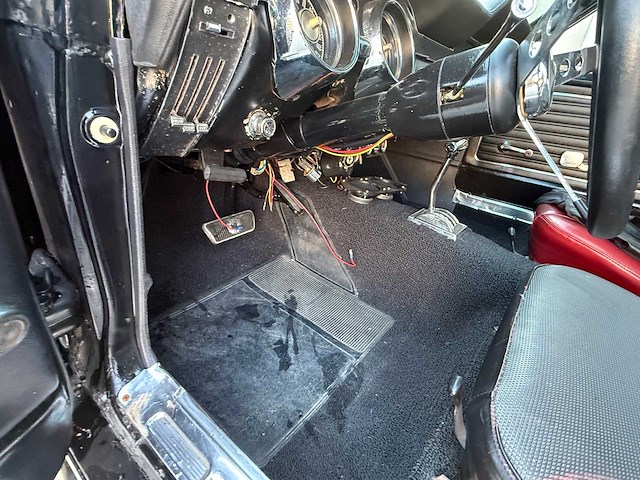 Ford mustang oldtimer - afbeelding 1 van  3