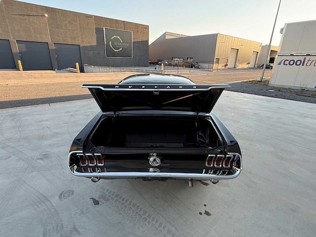 Ford mustang oldtimer - afbeelding 3 van  3