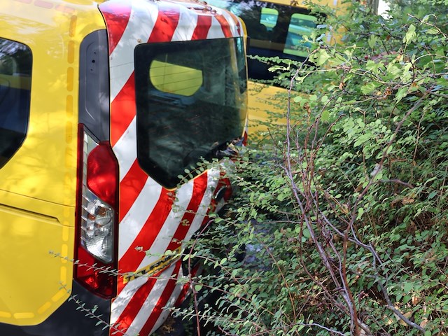 Ford tourneo - wfotxxwpgtfe76241 - 2015 - afbeelding 13 van  17