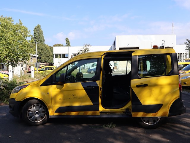 Ford tourneo - wfotxxwpgtgy76956 - 2016 - afbeelding 16 van  21