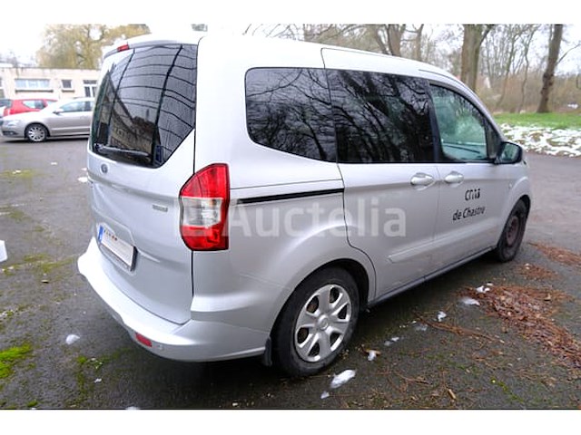 Ford tourneo koeriersauto - afbeelding 12 van  51