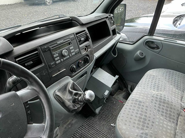 Ford transit bedrijfswagen - afbeelding 3 van  13