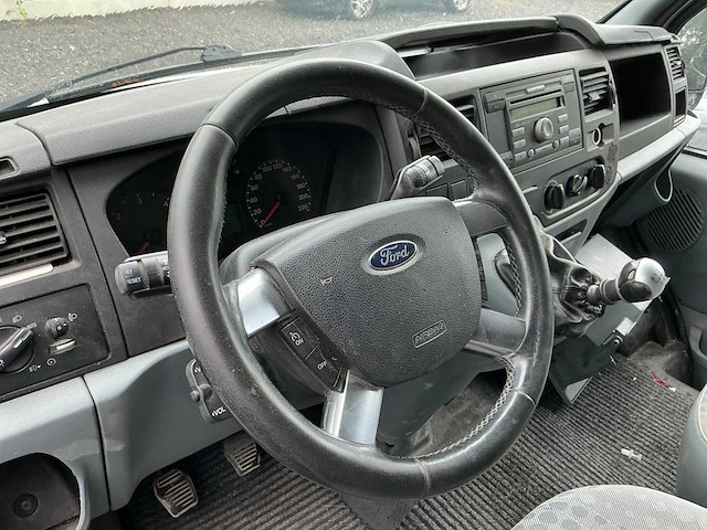 Ford transit bedrijfswagen - afbeelding 4 van  13