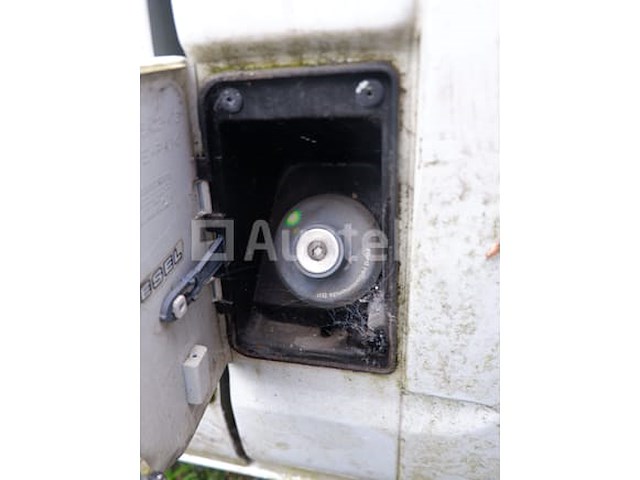 Ford transit flatbed utility truck (vin:wf0fxxttff8a32482) voor onderdelen - afbeelding 4 van  31
