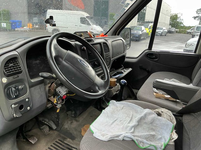 Ford transit lichte vrachtwagen met kip/laadbak - afbeelding 14 van  14