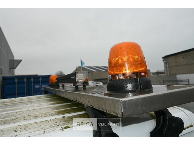 Ford transit lichte vrachtwagen - afbeelding 16 van  23