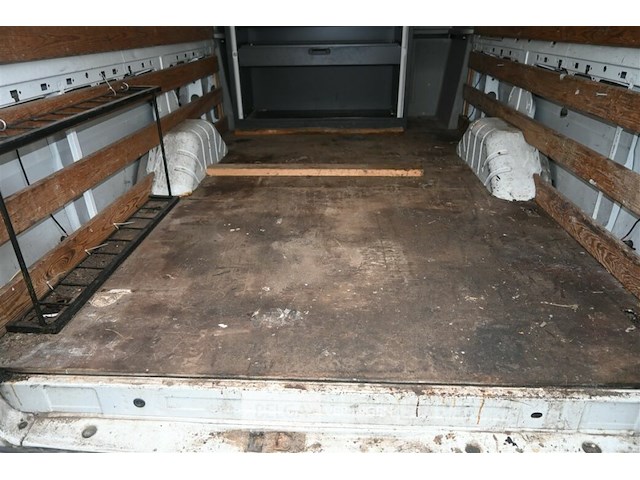 Ford transit lichte vrachtwagen - afbeelding 19 van  23