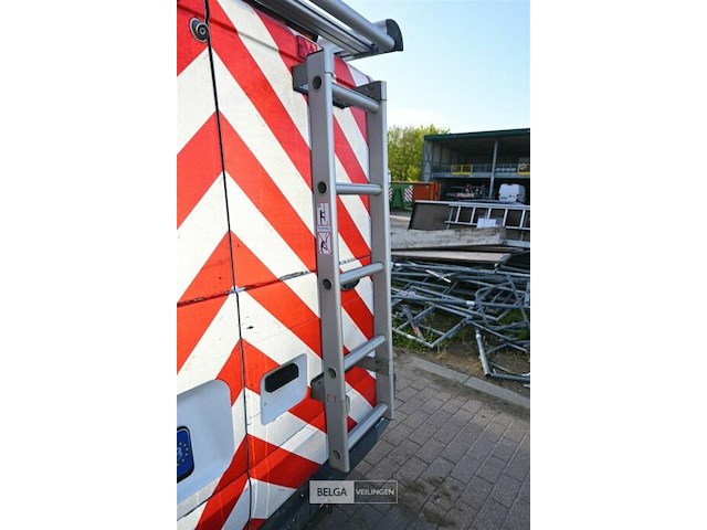 Ford transit lichte vrachtwagen - afbeelding 22 van  28