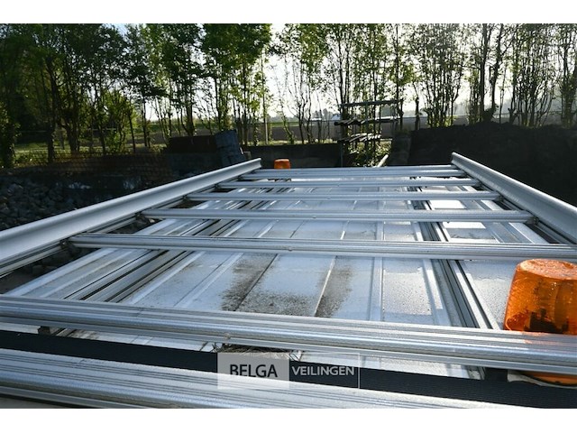 Ford transit lichte vrachtwagen - afbeelding 23 van  28