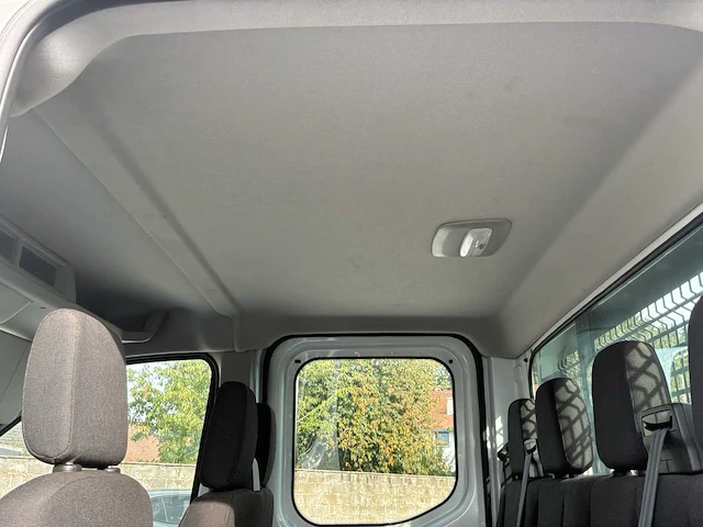 Ford transit van 350 2.0 ecoblue 130 pk – 7 zitplaatsen – verlaagd platform – 2019 – 97,937 km - gereserveerd voor professionals - afbeelding 18 van  44