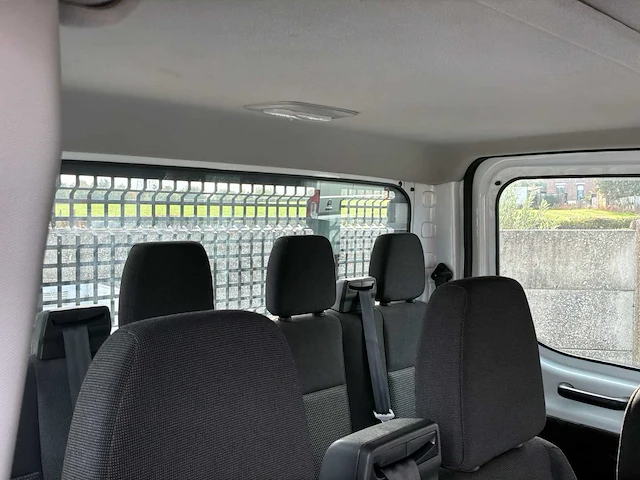 Ford transit van 350 2.0 ecoblue 130 pk – 7 zitplaatsen – verlaagd platform – 2019 – 97,937 km - gereserveerd voor professionals - afbeelding 4 van  14