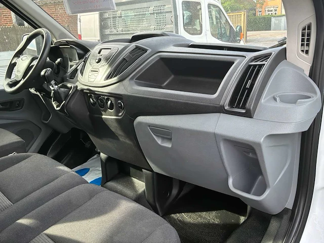 Ford transit van 350 2.0 ecoblue 130 pk – 7 zitplaatsen – verlaagd platform – 2019 – 97,937 km - gereserveerd voor professionals - afbeelding 6 van  14