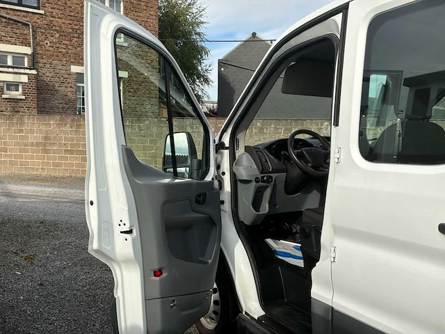 Ford transit van 350 2.0 ecoblue 130 pk – 7 zitplaatsen – verlaagd platform – 2019 – 97,937 km - gereserveerd voor professionals - afbeelding 4 van  44